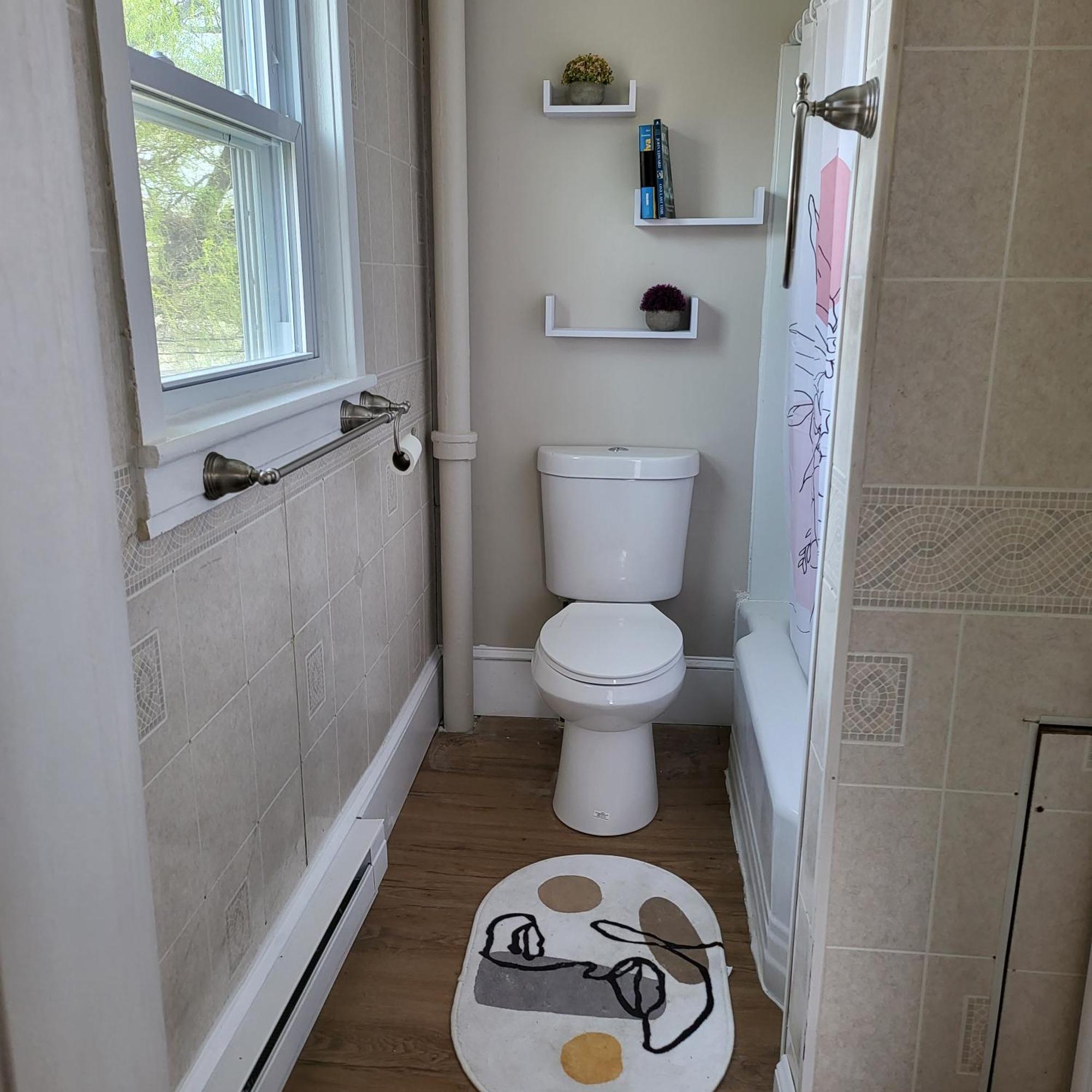 Center To 2 Bedroom Near Hospitals, Colleges, Restaurants, Events Apartment