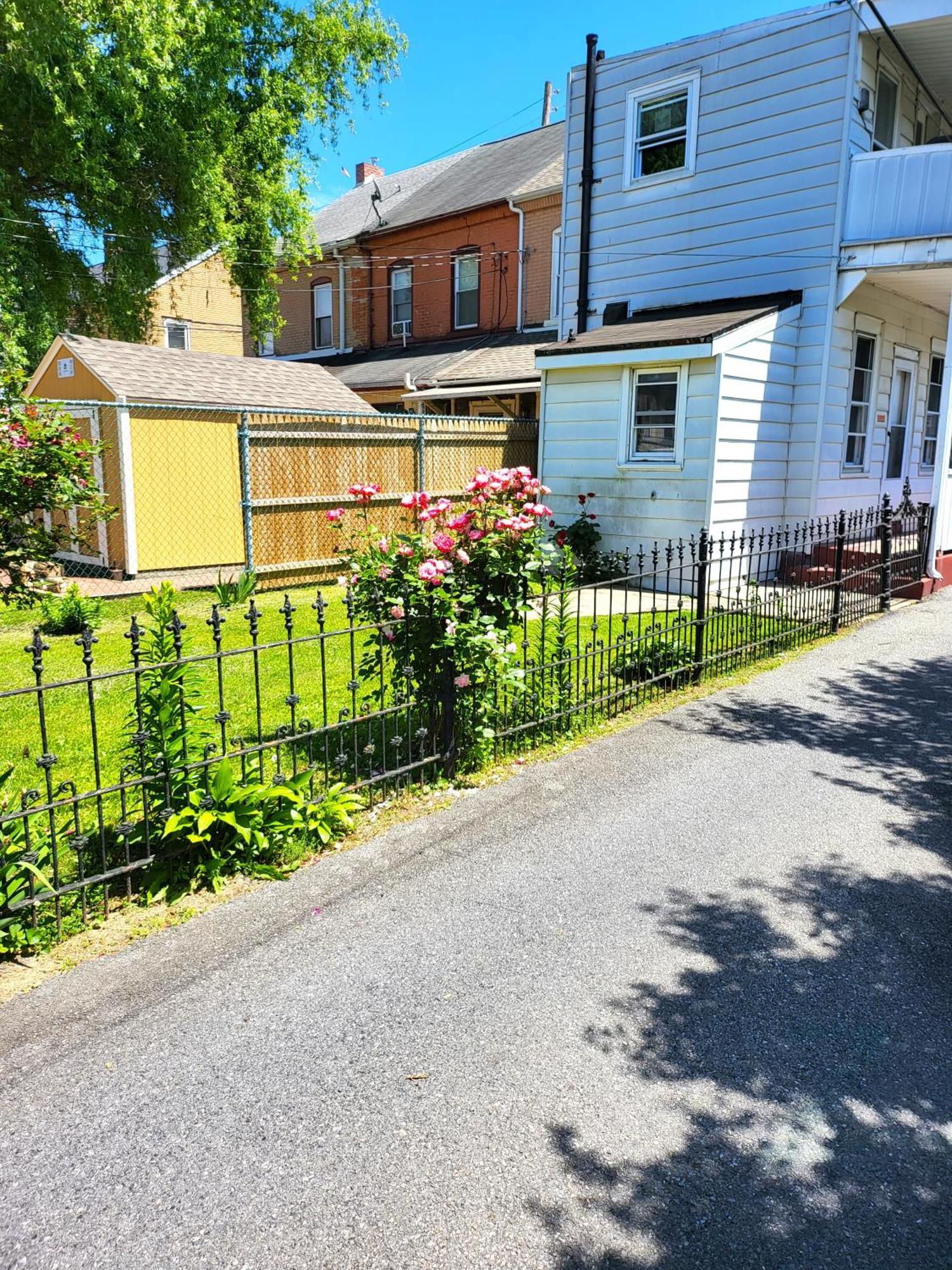 Center To 2 Bedroom Near Hospitals, Colleges, Restaurants, Events Apartment *
