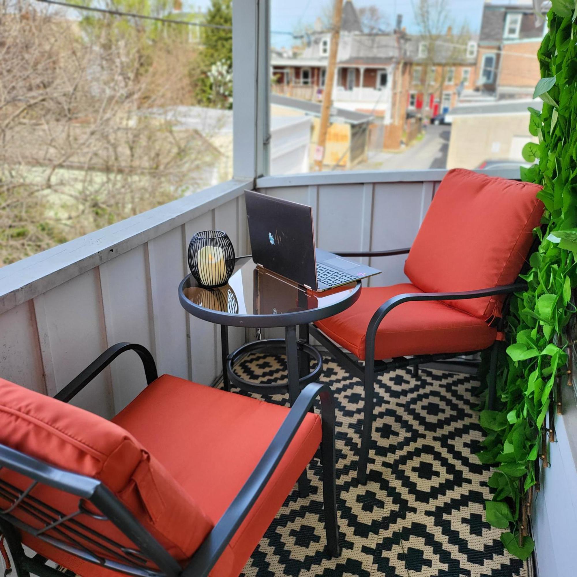 Center To 2 Bedroom Near Hospitals, Colleges, Restaurants, Events *